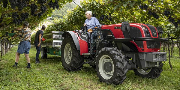 valtra-f-series-italy-wine-yard-img-2019-hires-tif-5721_165274-2.jpg